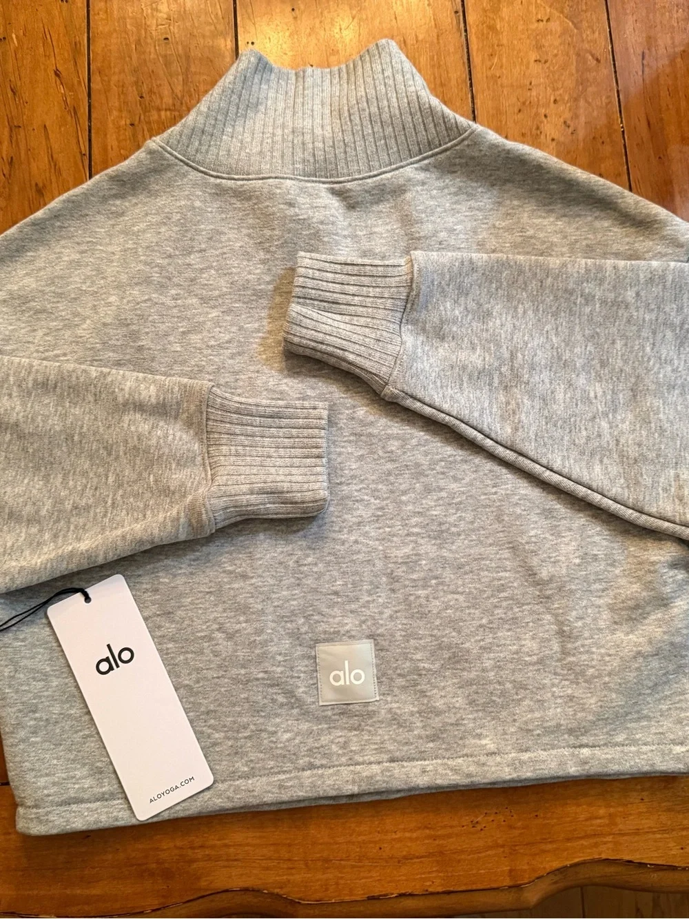 Alo Serenity Cropped Sweatshirt NWT